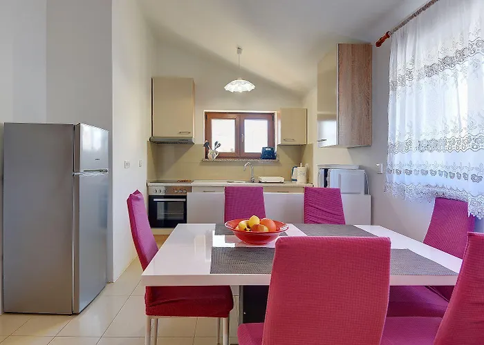 Charmantes In Mit Waschmaschine, Klima, Wlan, Terrasse Und Grillplatz * Medulin